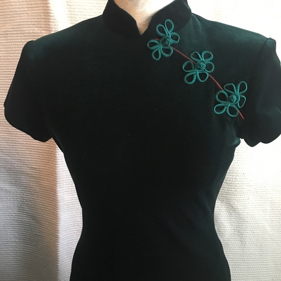 VTG 90s green velvet asian-style gown - Picture 2 of 7